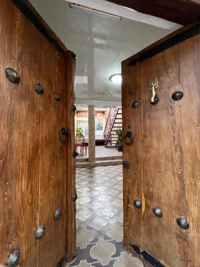 "Navo" Boutique Hostel Buxoro Luaran gambar